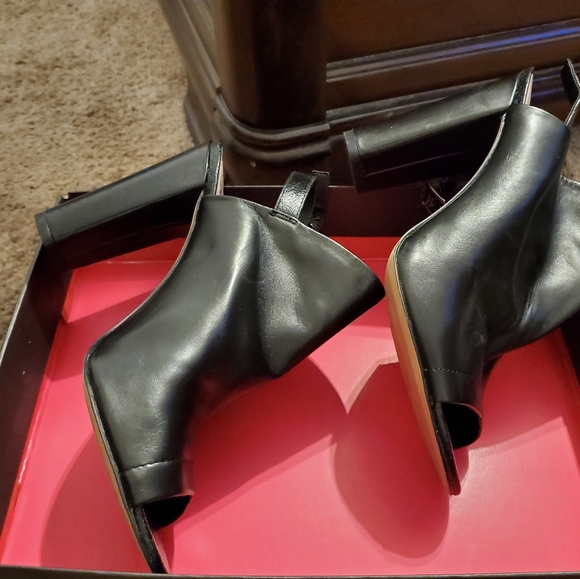 Shoes - Picture 9 of 14